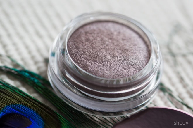 Мерцающие тени для век Clarins Ombre Iridescente Cream-to-Powder Eyeshadow Long-Lasting в оттенкке 07 silver plum