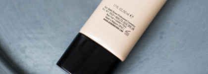 Увлажняющий крем для лица с оттеночным эффектом Bobbi Brown Nude Finish Tinted Moisturizer  SPF 15 в оттенке light tint