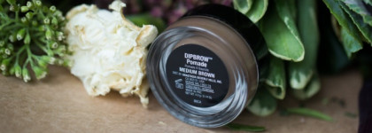 Помада для бровей Anastasia Beverly Hills Dipbrow Pomade в оттенке Medium Brown + сравнение с Ash Brown