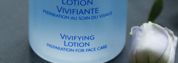 Кое-что из ухода - тоник, сыворотка и 2 средства для век