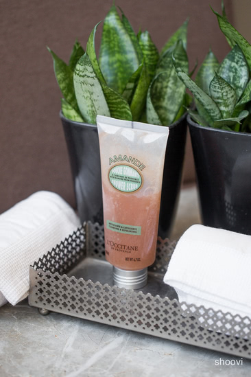 Скраб для душа «Миндаль» L'Occitane Amande Cleansing And Exfoliating Shower Scrub