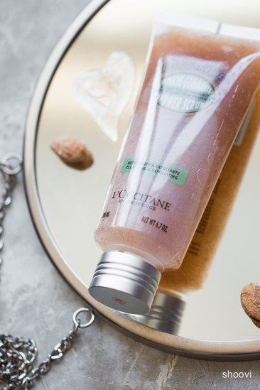 Скраб для душа «Миндаль» L'Occitane Amande Cleansing And Exfoliating Shower Scrub