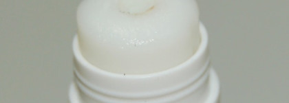 Заснеженная мальва… Бальзам для губ Candied Mallows Nourishing Lip Balm от Yves Rocher