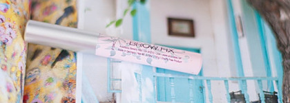 Восковой фиксирующий карандаш для бровей Anastasia Beverly Hills 'Brow Fix': тест в тренажерном зале пройден