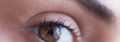 Восковой фиксирующий карандаш для бровей Anastasia Beverly Hills 'Brow Fix': тест в тренажерном зале пройден