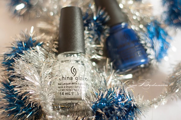China Glaze Nail Lacquer With Hardeners 81936 Chillin' with my snow-mies