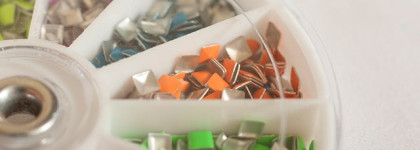 Металлические неоновые заклепки "Квадраты"