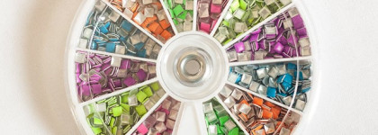 Металлические неоновые заклепки "Квадраты"