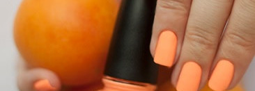 China Glaze Nail Lacquer with herdeners 81318 Sun Of A Peach + стемпинг BP-59