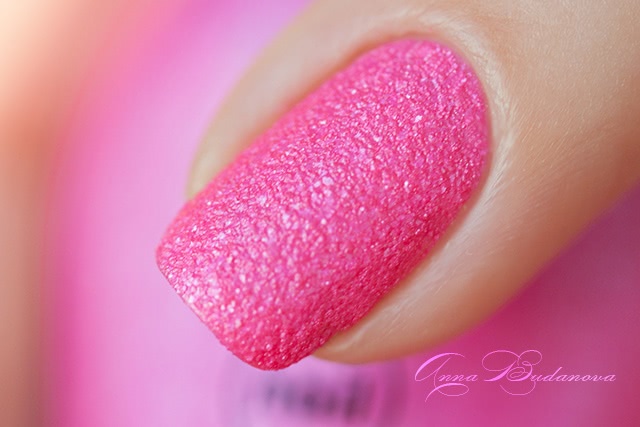 NailLOOK Trends Hot Neons №31090, 31091 + слайдер-дизайны O'diva 16943 и Ble1680A