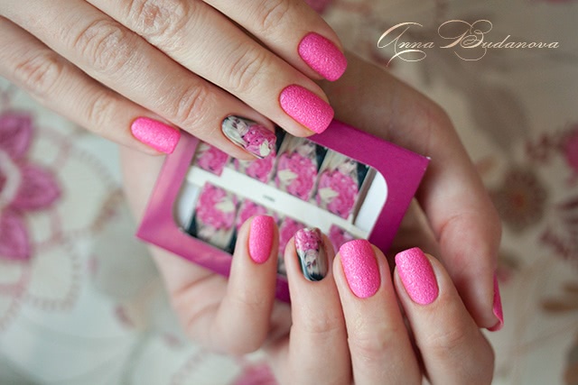 NailLOOK Trends Hot Neons №31090, 31091 + слайдер-дизайны O'diva 16943 и Ble1680A