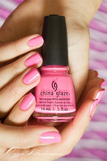 China Glaze: 82602 Glow with the flow, 82606 DJ Blue my mind. + стемпинг с диском hehe 021