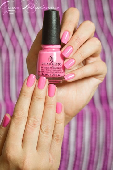 China Glaze: 82602 Glow with the flow, 82606 DJ Blue my mind. + стемпинг с диском hehe 021