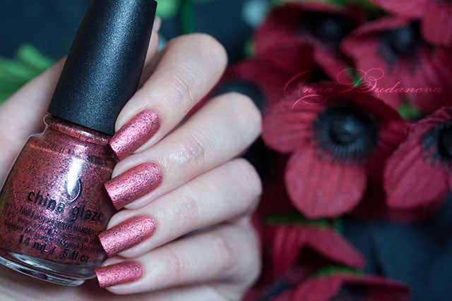 China Glaze Nail lacquer with hardeners №82122 I Love Your Guts