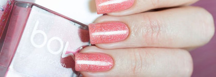 BOW Nail polish Love at War