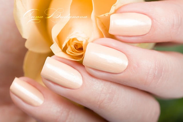 CND Vinylux Weekly Polish #180 Dandelion