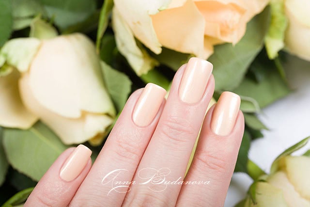 CND Vinylux Weekly Polish #180 Dandelion