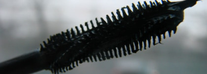 К сожалению, и это не тушь мечты... Bare Minerals Volumizing mascara Lash domination black Объемная тушь для ресниц черная