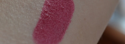 Yves Saint Laurent Rouge Volupte Silky - Sensual Radiant Lipstick SPF 15 №18 Red Taboo