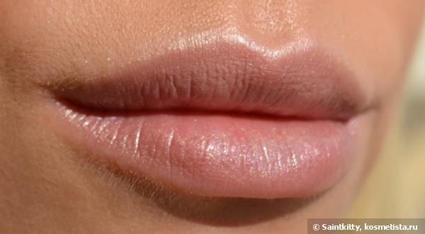 Shiseido Shimmering Rouge BE702 Alabaster