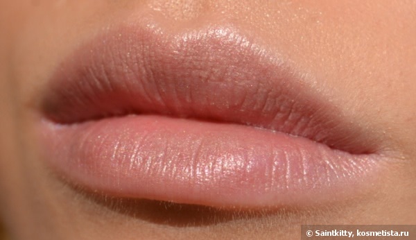 Shiseido Shimmering Rouge BE702 Alabaster
