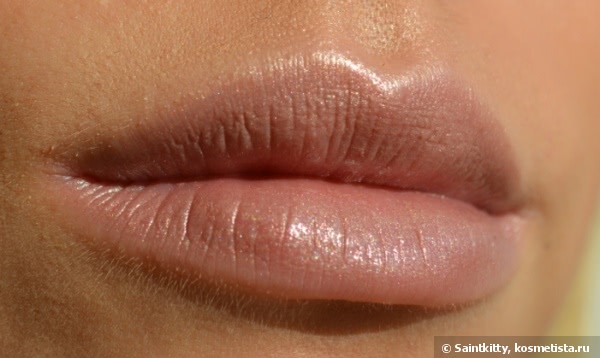 Shiseido Shimmering Rouge BE702 Alabaster