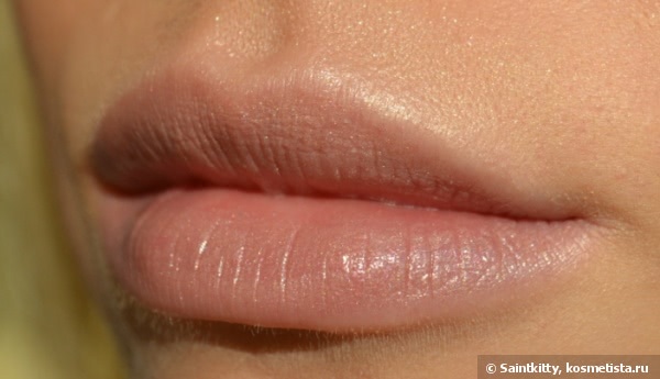 Shiseido Shimmering Rouge BE702 Alabaster