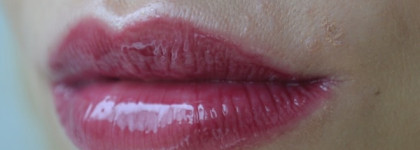 Ягодные блески для губ в моей косметичке: слива Ysl, вишня Chanel и малина Clarins