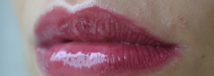 Ягодные блески для губ в моей косметичке: слива Ysl, вишня Chanel и малина Clarins