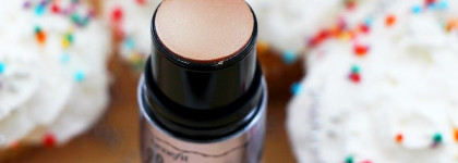 Benefit Watt's up! highlighter for face - хайлайтер для лица