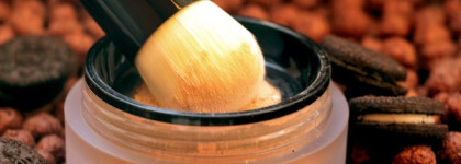 Chanel Vitalumiere Loose Powder Foundation with mini kabuki brush SPF 15 (№10) - Рассыпчатая тональная пудра (Новинка Осень-2014)