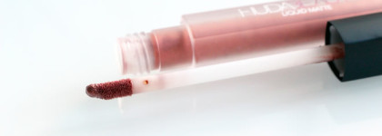 Жидкая матовая помада для губ: Huda Beauty Liquid Matte Special Effects, оттенок Socialite