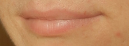 Многофункциональная губная помада Oriflame 5-в-1 The One Colour Stylist в цвете Нежный Сливовый