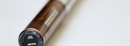 Тени Maybelline Color Tattoo Eye Chrome в оттенке Beige Luster