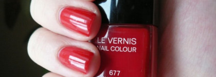 Chanel Nuit Infinie de Chanel Holiday Collection 2013 - Le Vernis Nail Colour Rouge Rubis 677