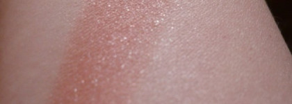 Shiseido Shimmering Cream Eye Color в оттенках Sunshower OR 313 и Patina GR 707