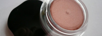 Shiseido Shimmering Cream Eye Color в оттенках Sunshower OR 313 и Patina GR 707