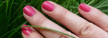 Chanel Le Vernis Nail Colour 619 Pink Tonic