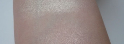 Chanel Camelia De Plumes Highlighting Powder