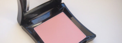 Нежнее нежного Illamasqua Powder Blusher в оттенке Katie