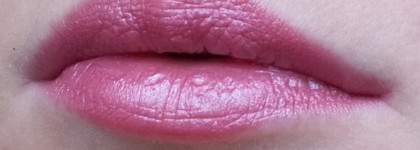 Еще одна тройка помад Estee Lauder Pure Color Long Lasting Lipstick - 16 Candy, 18 Bois de Rose и 17 Rose Tea