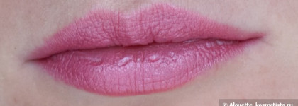 Еще одна тройка помад Estee Lauder Pure Color Long Lasting Lipstick - 16 Candy, 18 Bois de Rose и 17 Rose Tea