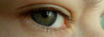 Новинки моей косметички от Estrade: Тушь для ресниц Rock Diva Суперобъемная и Хайлайтер Illuminique №304 Розовое Сияние