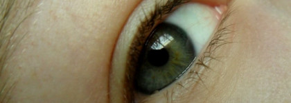 Новинки моей косметички от Estrade: Тушь для ресниц Rock Diva Суперобъемная и Хайлайтер Illuminique №304 Розовое Сияние