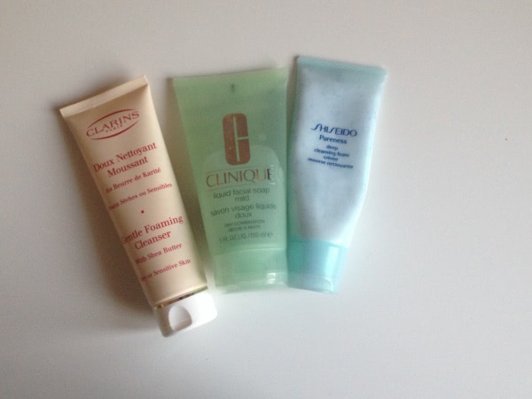 Этап 1.Очищаю кожу с помощью помощников от Shiseido, Clarins, Clinique