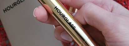 Два по полтора: Hourglass Phantom Volumizing Glossy Lip Balm Duo. 150 - Mystic и 105 - Trace