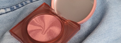 На весну: Huda Beauty. Румяна для лица Glowish Cheeky Blush в оттенке 03 Berry Juicy