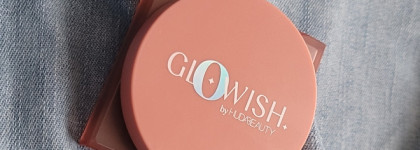 На весну: Huda Beauty. Румяна для лица Glowish Cheeky Blush в оттенке 03 Berry Juicy