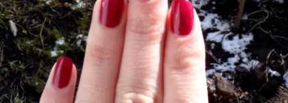 Два новых  лака от Avon - Gel Finish "Сладкая ягода"/ "Very Berry"  и "Сливовое наслаждение"/"Perfectly Plum"