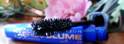 Тушь для ресниц "СверхОбъем" Avon Aerovolume Mascara в оттенке "Суперчерная"